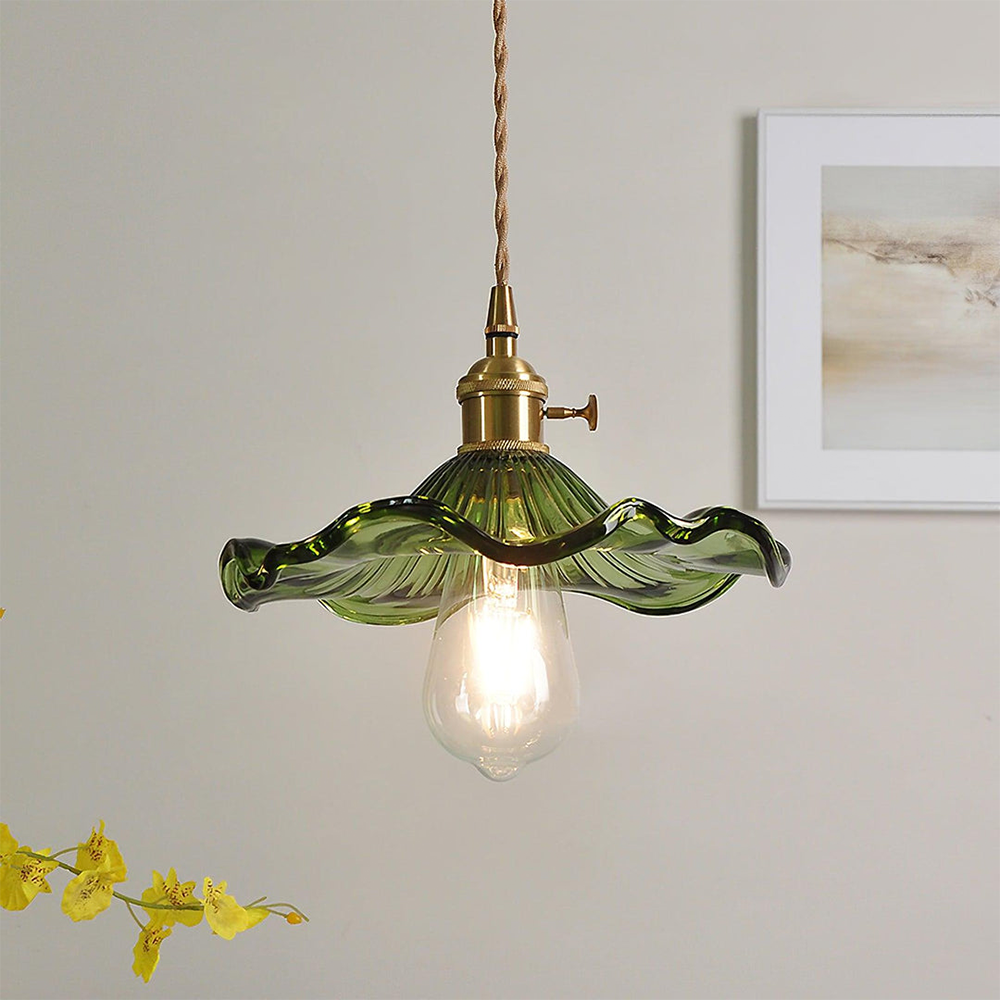 Stilfuld Lampe med Hibiscusblomst